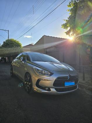 CITROËN DS5 1.6 THP GASOLINA BVA CITROËN DS5 1.6 THP GASOLINA BVA